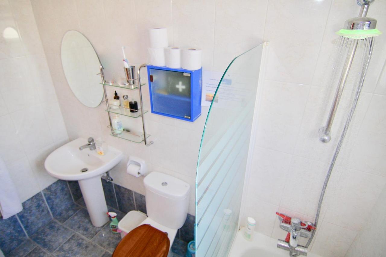 Faros Beach B101 Apartment Kato Paphos Appartement
