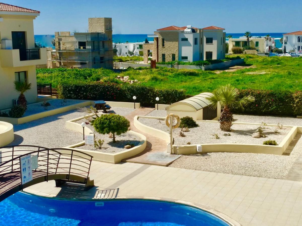 Faros Beach B101 Apartment Kato Paphos Appartement