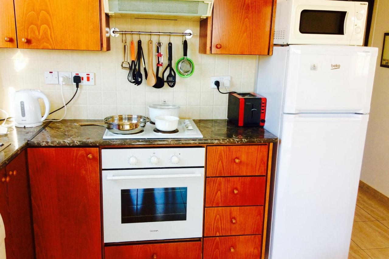 Faros Beach B101 Apartment Kato Paphos * Paphos