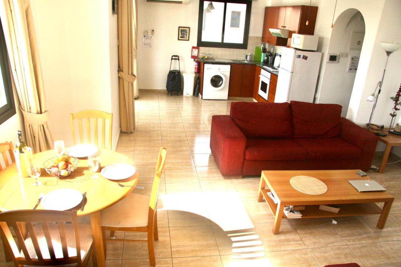 Faros Beach B101 Apartment Kato Paphos Paphos